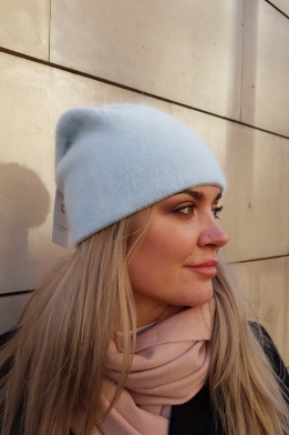 Женская шапка объемная ангора голубая